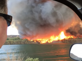 Уникальные кадры: торнадо из огня и дыма пронесся в США